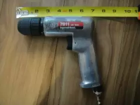 Ingersoll Rand 7811 3/8 Inch Keyless Chuck Air Drill Pneumatic 90 Psi 2750 Rpm